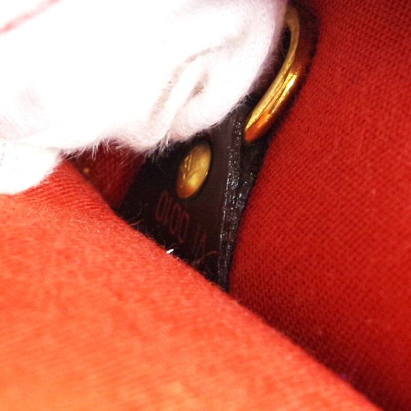 Authenticity Guaranteed LOUIS VUITTON SHOULDER BAG - Picture 6 of 12